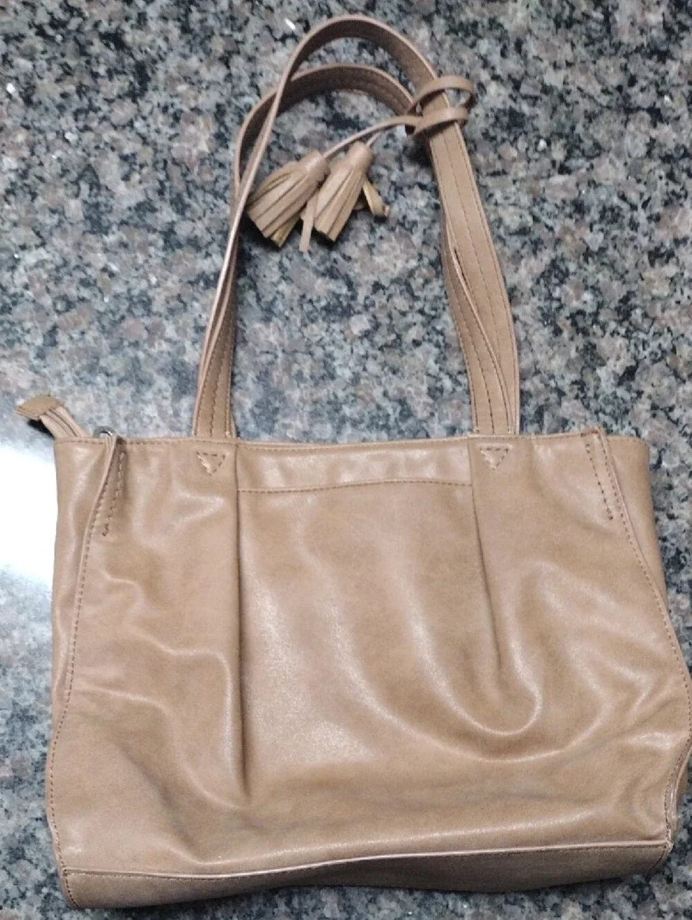 like new Relic 2 handle Classic Tan Women’s Shoulder Bag super cute fauz leather